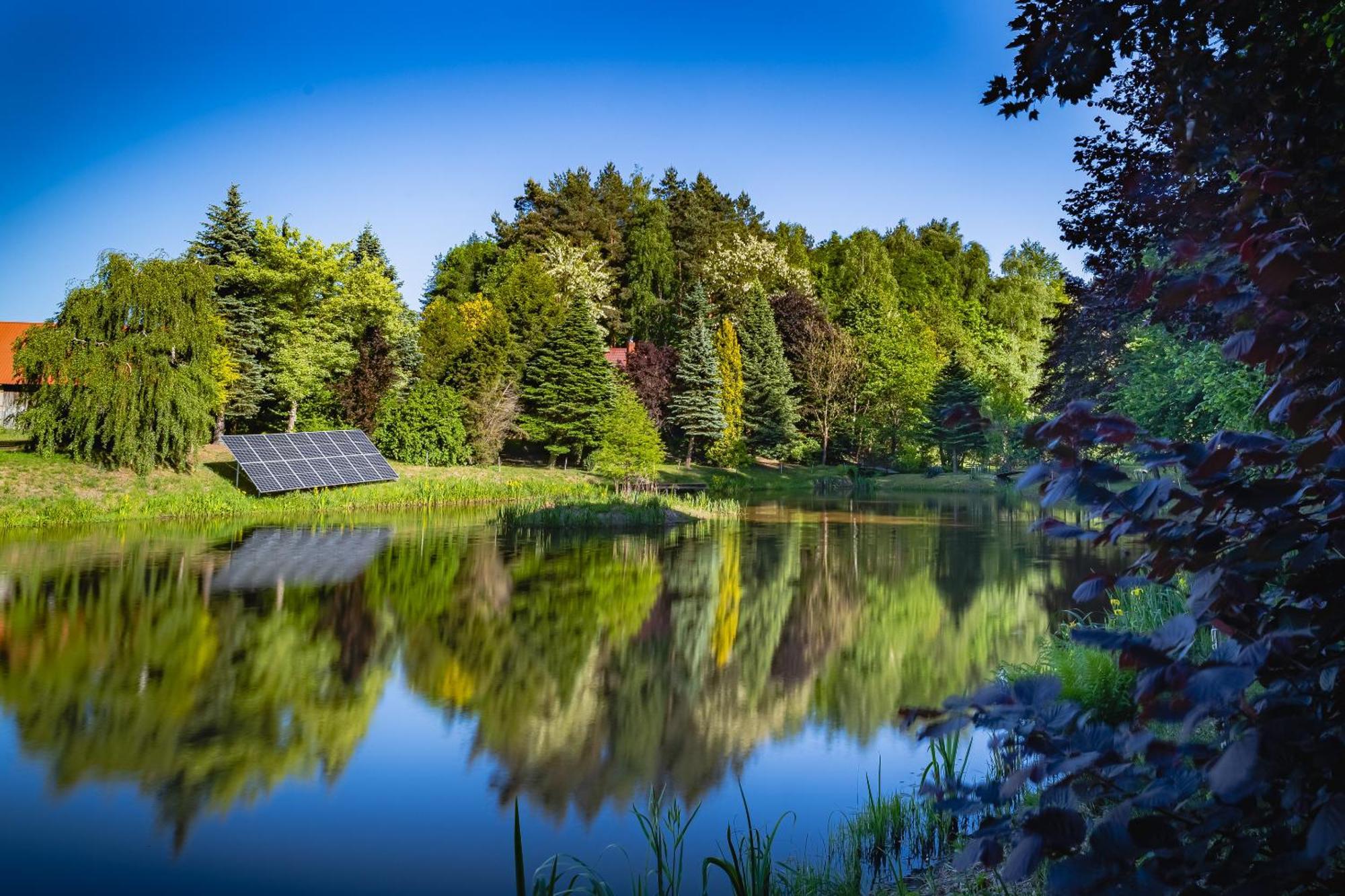 Dom Nad Stawem Villa Rakszawa ภายนอก รูปภาพ